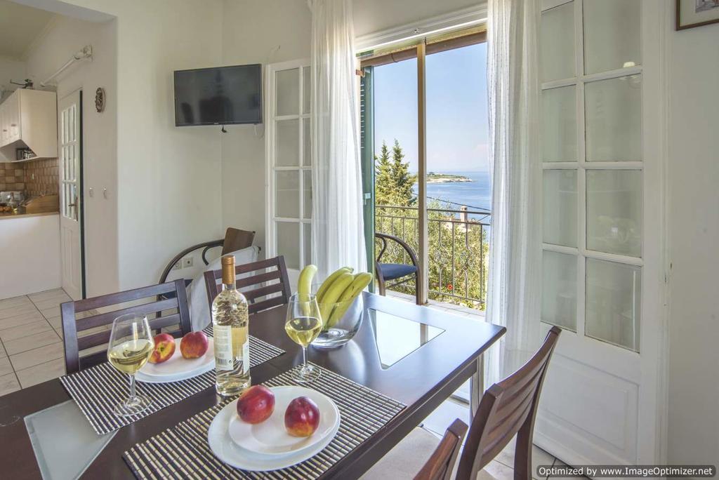 Christos Apartments & Studios Paxos Экстерьер фото